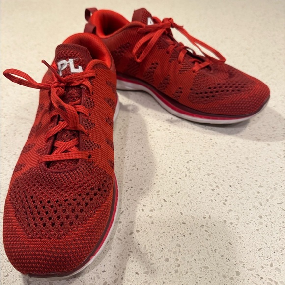 APL Men Techloom Pro Sneaker Size 9/W10.5 Red Like New - Picture 8 of 8